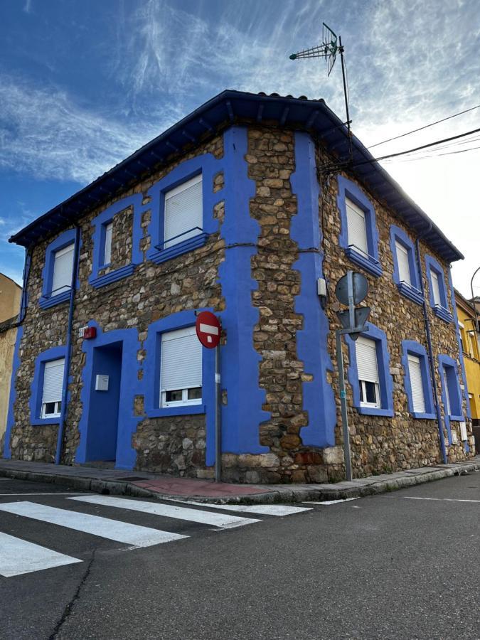 Alojamiento La Milana Hostal La Robla Exterior foto