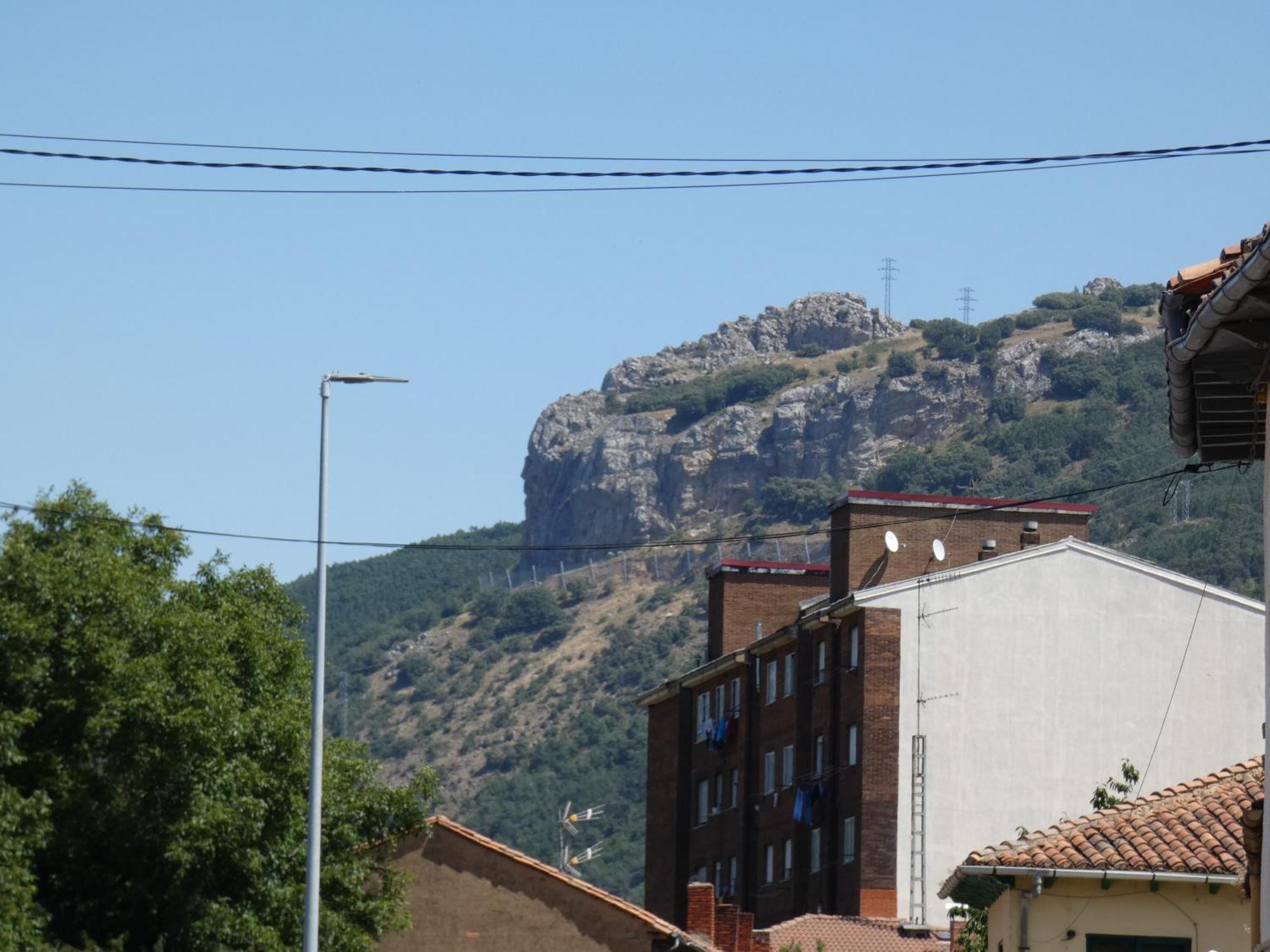 Alojamiento La Milana Hostal La Robla Exterior foto